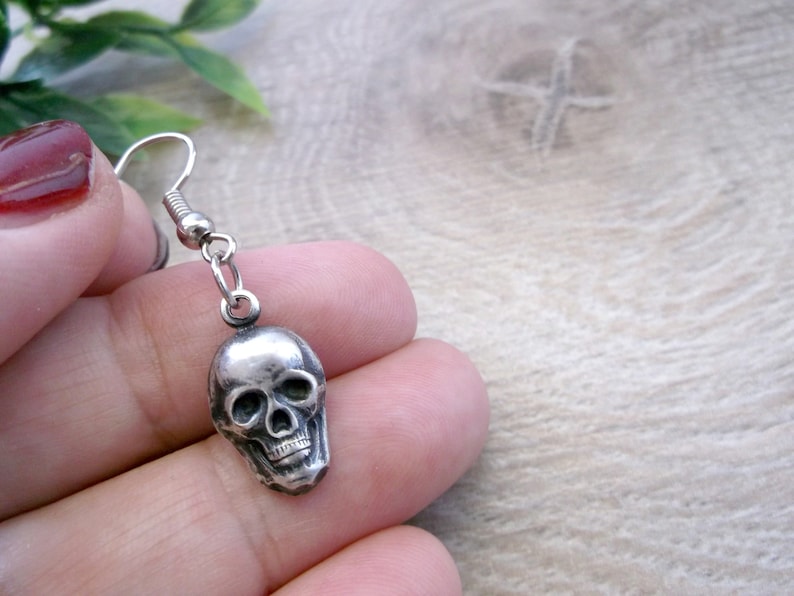 Men skull One skull dangle silver skull dangle boyfriend gift goth skull boys skull goth earring for gays goth gift for boys men skull