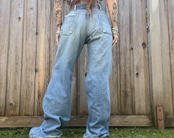 Vintage 1970s || Wide Flare Leg Denim Jeans || 31” waist
