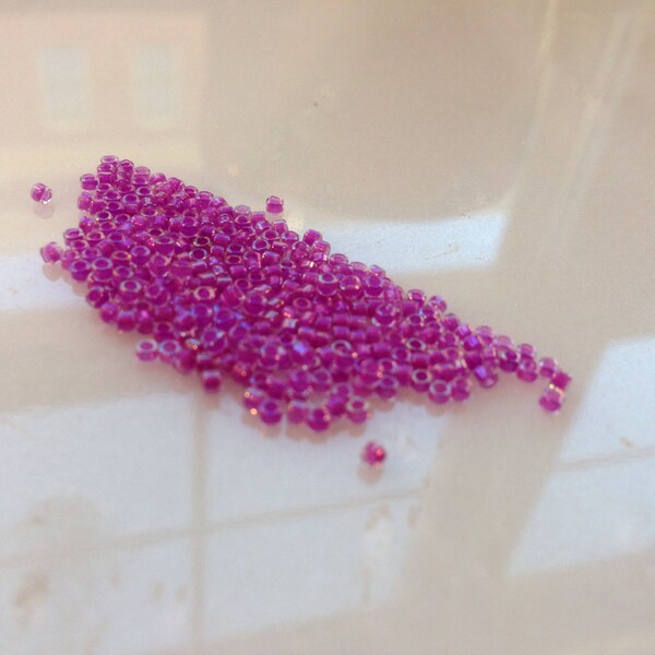 Delica Luster Lilac Seed Bead 073 - 5 grams  Size 11