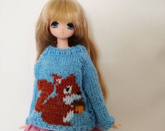Big squirrel sweater for Blythe, Pure Neemo, Licca, Momoko, Pullip and other similar sized dolls.
