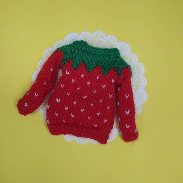 Strawberry sweater for Blythe, Licca, Pure Neemo and other similar sized Dolls.