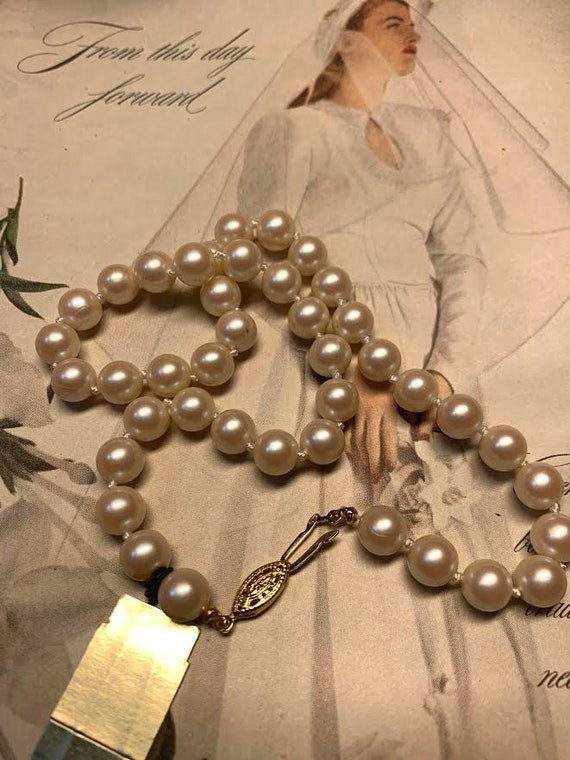 Vintage Oyster Cream Knotted Acrylic Pearl Neckla… - image 3