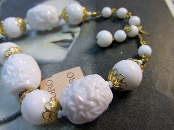 Vintage White Floral Beaded HONG KONG Necklace - image 4
