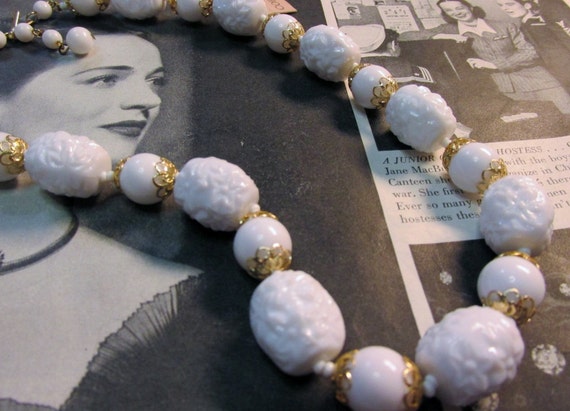 Vintage White Floral Beaded HONG KONG Necklace - image 3