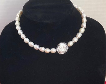 Classic Pearl Necklace, Choker