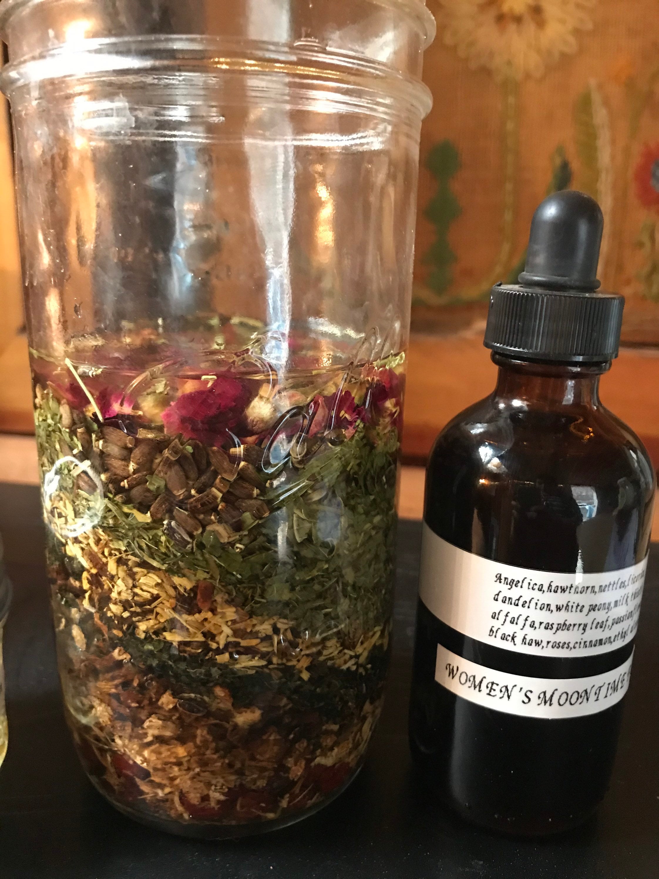 Women's Moontime formula - adaptogens, liver and blood support for hormonal shifts.