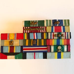 Porta-barre con nastro militare statunitense – Era della Tempesta nel Deserto, 14 premi