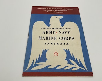 Original 1943 WWII Army Navy Marine Corps Insignia Pocket Reference Guide Readers Digest Newsweek Military Medal Patch Uniform Rank Booklet