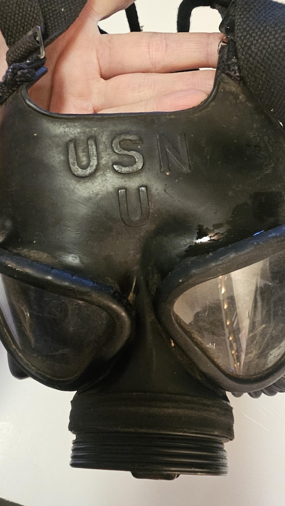 WWII US Navy Diaphragm Gas Mask - Unissued Canister, Mk IV, 1940s