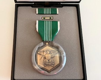 ベトナム戦争記念メダル（ケース付き） - Etsy 日本
