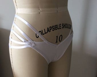 Super Multistrap Wonder V gstring