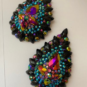 Teardrop shape pasties, lava colors, black pointy stones image 2