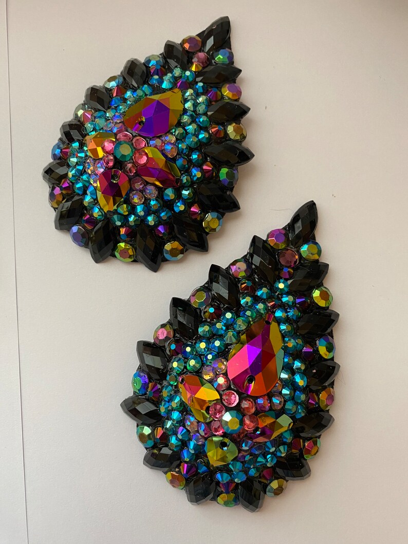 Teardrop shape pasties, lava colors, black pointy stones image 2