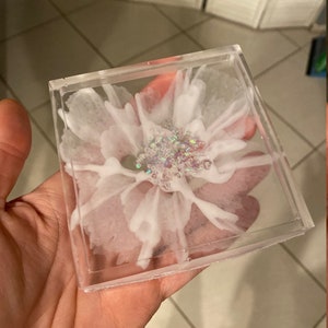 Trinket/soap dish Flower image 1