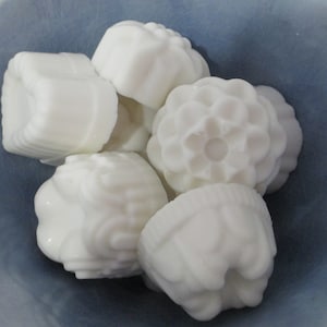 Guest soaps, flower soaps, white soap, pretty soaps, mini soaps, hostess gifts, pretty gifts