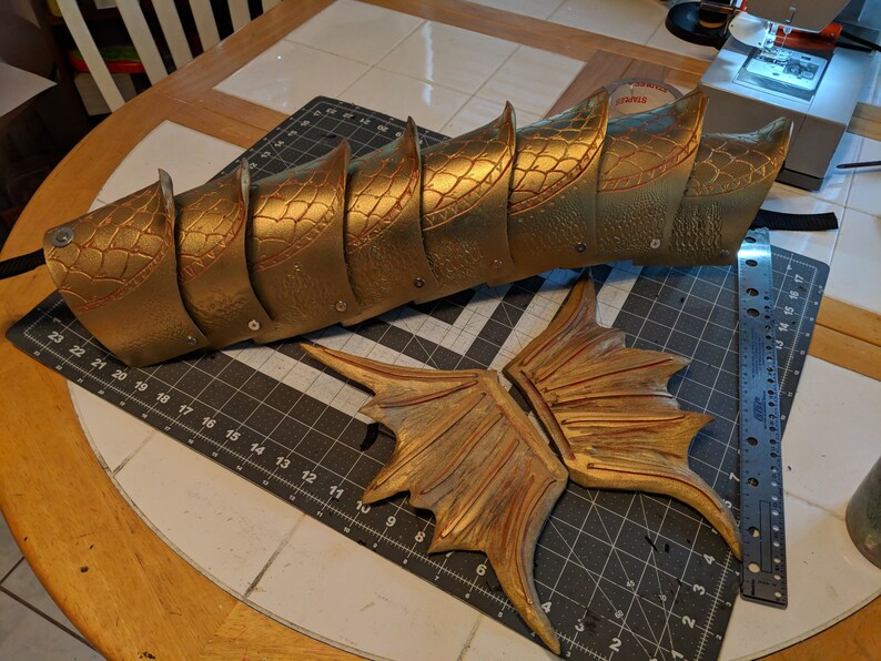 Criniere Medieval Equine Armor Barding Costume Dragon Scales Embossed Crinet Crest of Neck Foam Armor for horses or ponies