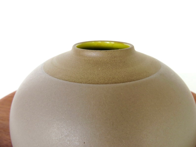 Heath Ceramics Bulb Vase In Fawn and Yuzu, Edith Heath Medium Sculptural Vase image 3