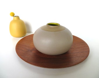 Heath Ceramics Bulb Vase In Fawn and Yuzu, Edith Heath Medium Sculptural Vase