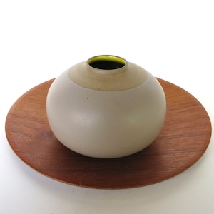 Heath Ceramics Bulb Vase In Fawn and Yuzu, Edith Heath Medium Sculptural Vase image 4