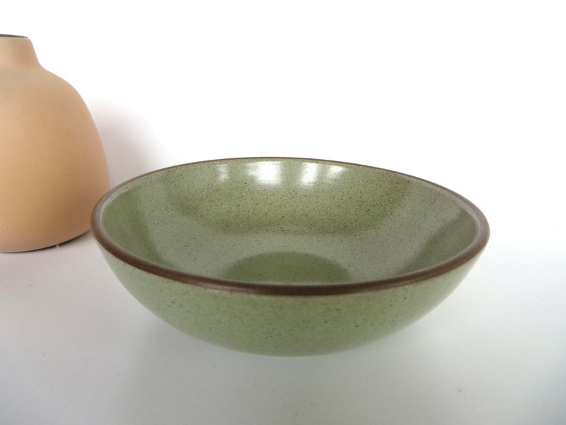 Early Heath Ceramics Dessert Bowls In Speckled Green, Modernist 5 1/4 Sage Berry Bowls By Edith Heath image 3