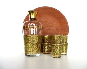 7 Piece Culver Toledo Cocktail Set, Culver Green And Gold Scroll Decanter and Shot Glasses