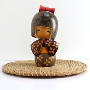 poupée Kokeshi en bois Sosaku japonais vintage, poupée Kokeshi 7 avec kimono Kosode, Art populaire japonais, Ningyo image 2