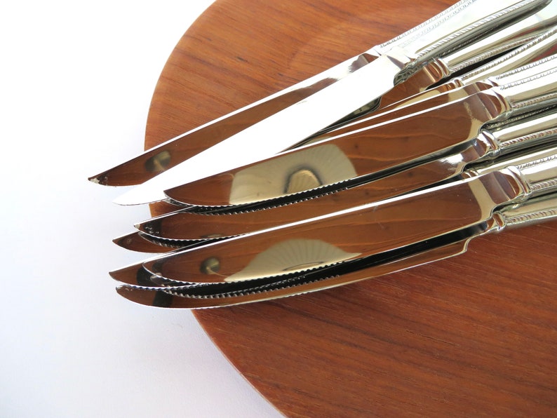 Vintage 26 Piece Reed and Barton Domain Spoon and Knife Set, 18/10 Stainless Steel Mixed Cutlery Set image 9