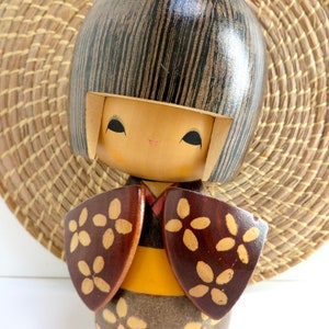 poupée Kokeshi en bois Sosaku japonais vintage, poupée Kokeshi 7 avec kimono Kosode, Art populaire japonais, Ningyo image 5