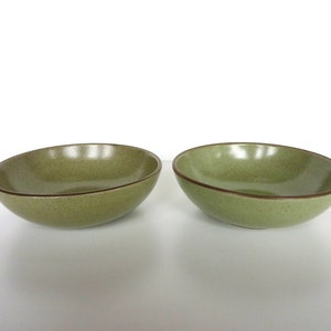 Early Heath Ceramics Dessert Bowls In Speckled Green, Modernist 5 1/4 Sage Berry Bowls By Edith Heath image 7
