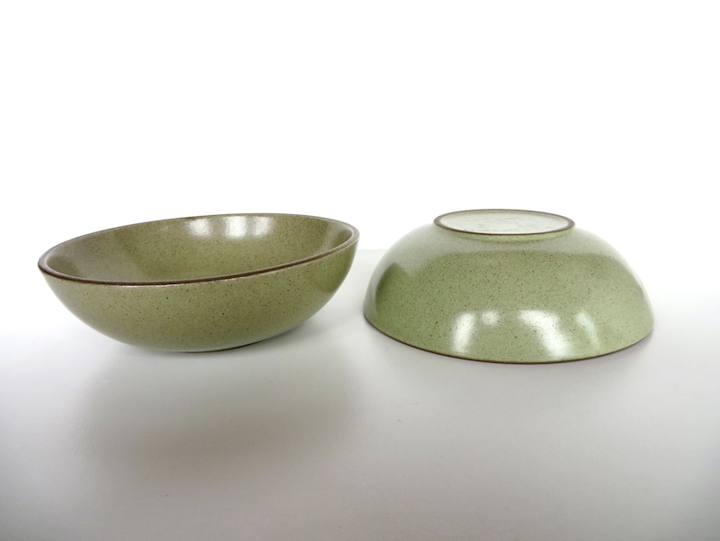 Early Heath Ceramics Dessert Bowls In Speckled Green, Modernist 5 1/4 Sage Berry Bowls By Edith Heath image 6