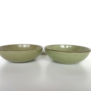 Early Heath Ceramics Dessert Bowls In Speckled Green, Modernist 5 1/4 Sage Berry Bowls By Edith Heath image 4