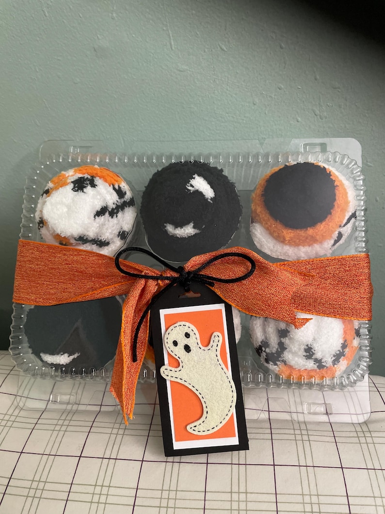 Caja de regalo de calcetines de Halloween, 3 pares hechos a mano con forma de cupcakes esponjosos, regalo para quinceañera, regalo para el hospital, regalo divertido, envío gratis. Calcetines suaves para cumpleaños. imagen 3