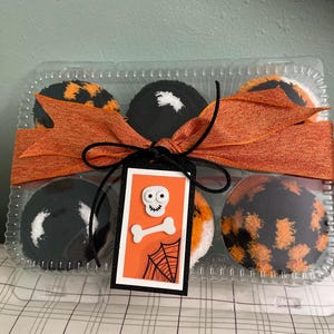 Caja de regalo de calcetines de Halloween, 3 pares hechos a mano con forma de cupcakes esponjosos, regalo para quinceañera, regalo para el hospital, regalo divertido, envío gratis. Calcetines suaves para cumpleaños. imagen 4