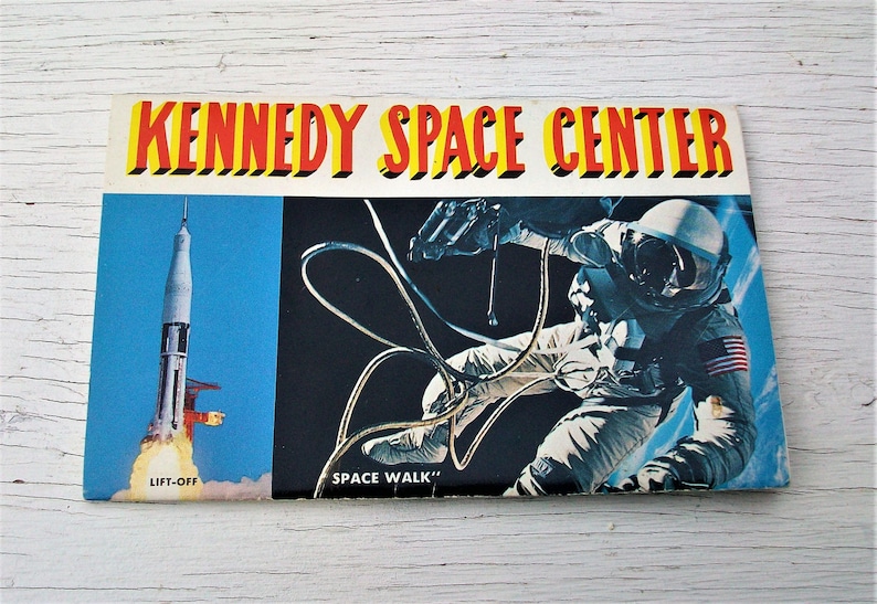 Vintage Kennedy Space Center Space Port Post Card Fold out Booklet