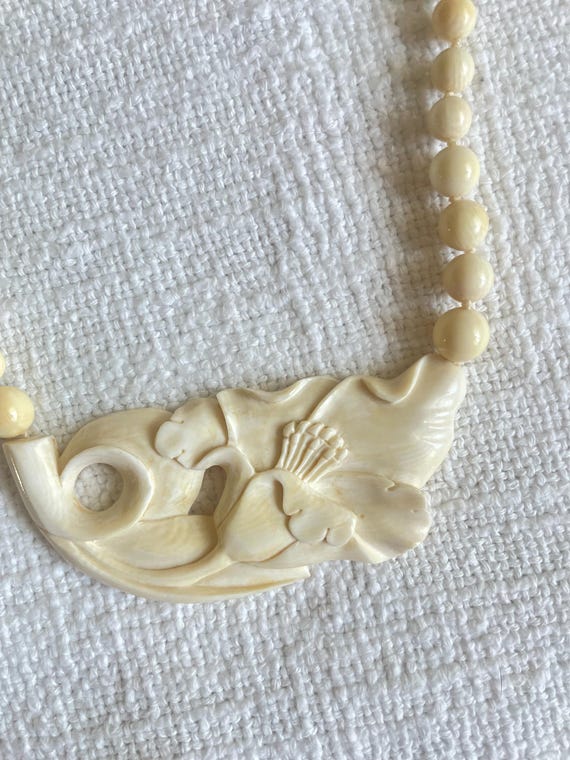 Unique Hawaiian design celluloid necklace