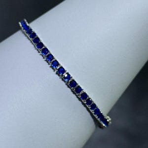 Platinum Sterling Silver Blue Sapphire Round Cut Classic Tennis Bracelet 7&quot; L