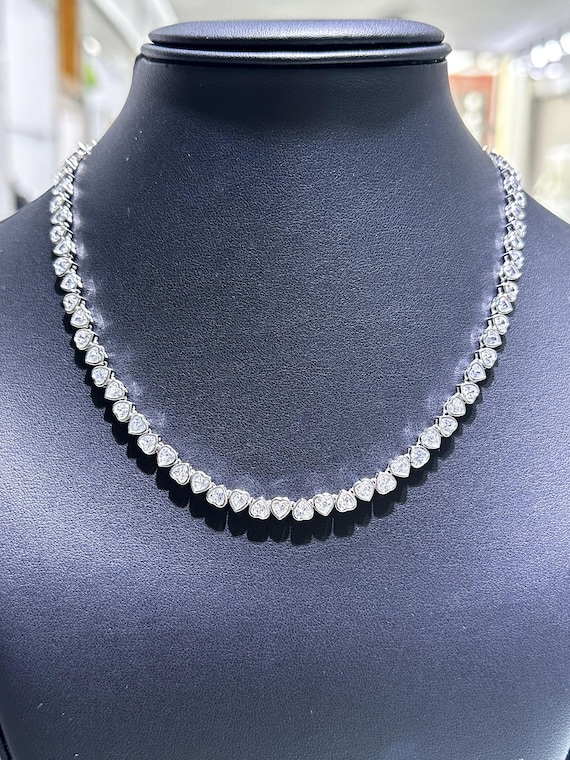 Heart Tennis Necklace: Simulated White Sapphire, Platinum  display picture 3
