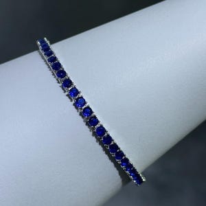 Platinum Sterling Silver Blue Sapphire Round Cut Classic Tennis Bracelet 7&quot; L