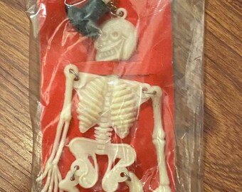 Hong Kong NOS Vintage Halloween 5/" Hanging Skeleton Suction Cup Novelty Toy