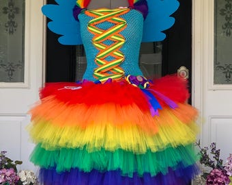 Fantasia inspirada em My Little Pony Rainbow Dash com conjunto de asas para adultos / mulheres