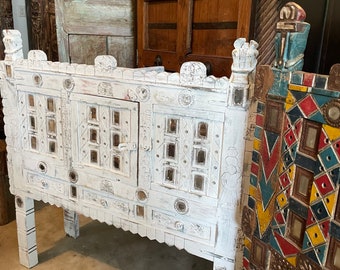 Vintage India DAMCHIA, Unique Mirrors Nomadic Chest, White Patina, Tribal Chest, Console, Accent HALL Table, Eclectic Damchiya