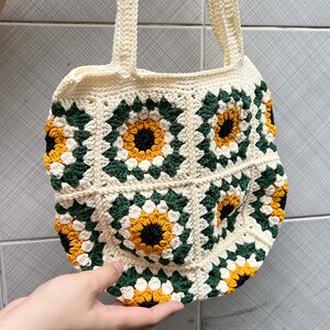Wollhäkeltasche Sonnenblume 9- Handgefertigte, stilvolle Aufbewahrung für Kinder und Erwachsene