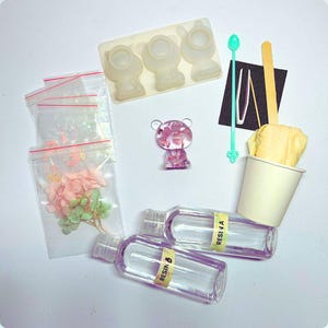 DIY Kits - Resin Keychain - Complete Craft Kit with Instructions