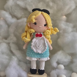 Lalka szydełkowa Amigurumi Alicja w Krainie Czarów, kreskówka, ręcznie robiona
