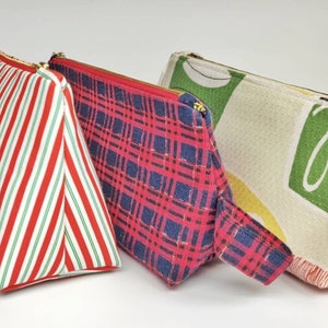 Beautiful cosmetic bag - HANDMADE IN GERMANY - Vintage fabrics and zippers!