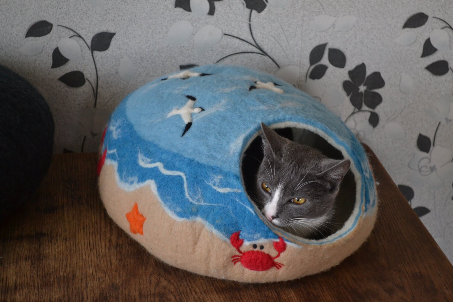 Felt L / XL size cat bed / cat house cat toy / cat cave ...