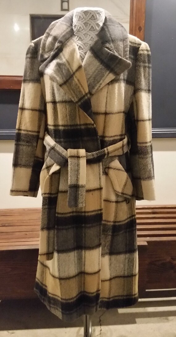 1970's VINTAGE WOOL PLAID Belted Wrap Coat