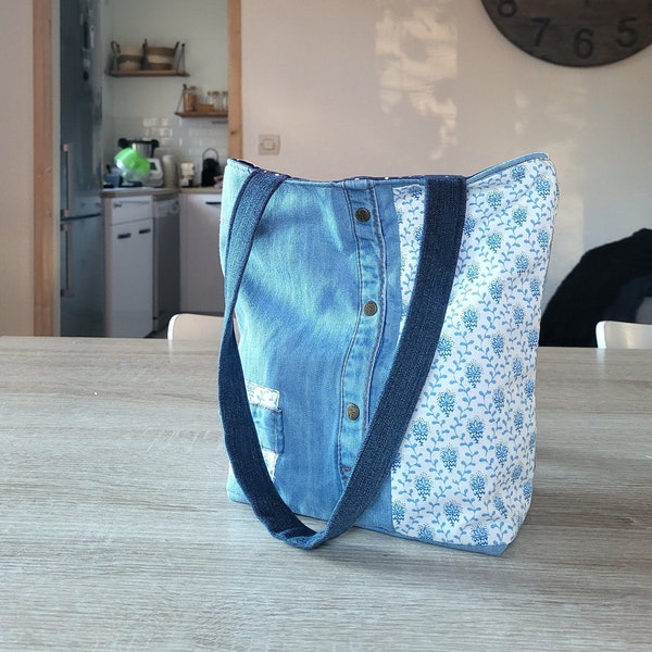 Lunch bag souple, mini tote bag, doublé, réversible, bleu et blanc, jean et motifs fleuris