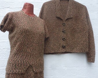 Womens suit, knit skirt top jacket, 1950s boucle wool ladies handmade clothing, Vintage '50s England heritage jacket top and skirt.