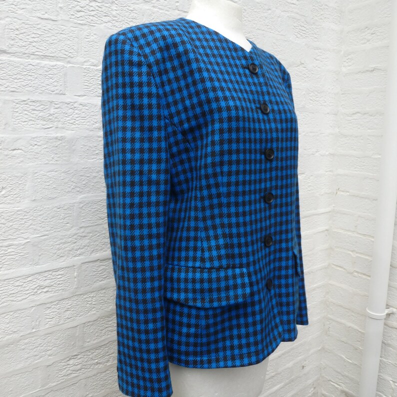 vintage wool clothing Blue black check jacket ladies size 12 UK 1980s boxy smart collarless spencer style women/'s blazer.